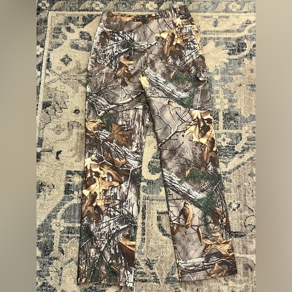 Under Armour Realtree Camouflage Pants
Youth size 16 - Picture 2 of 4